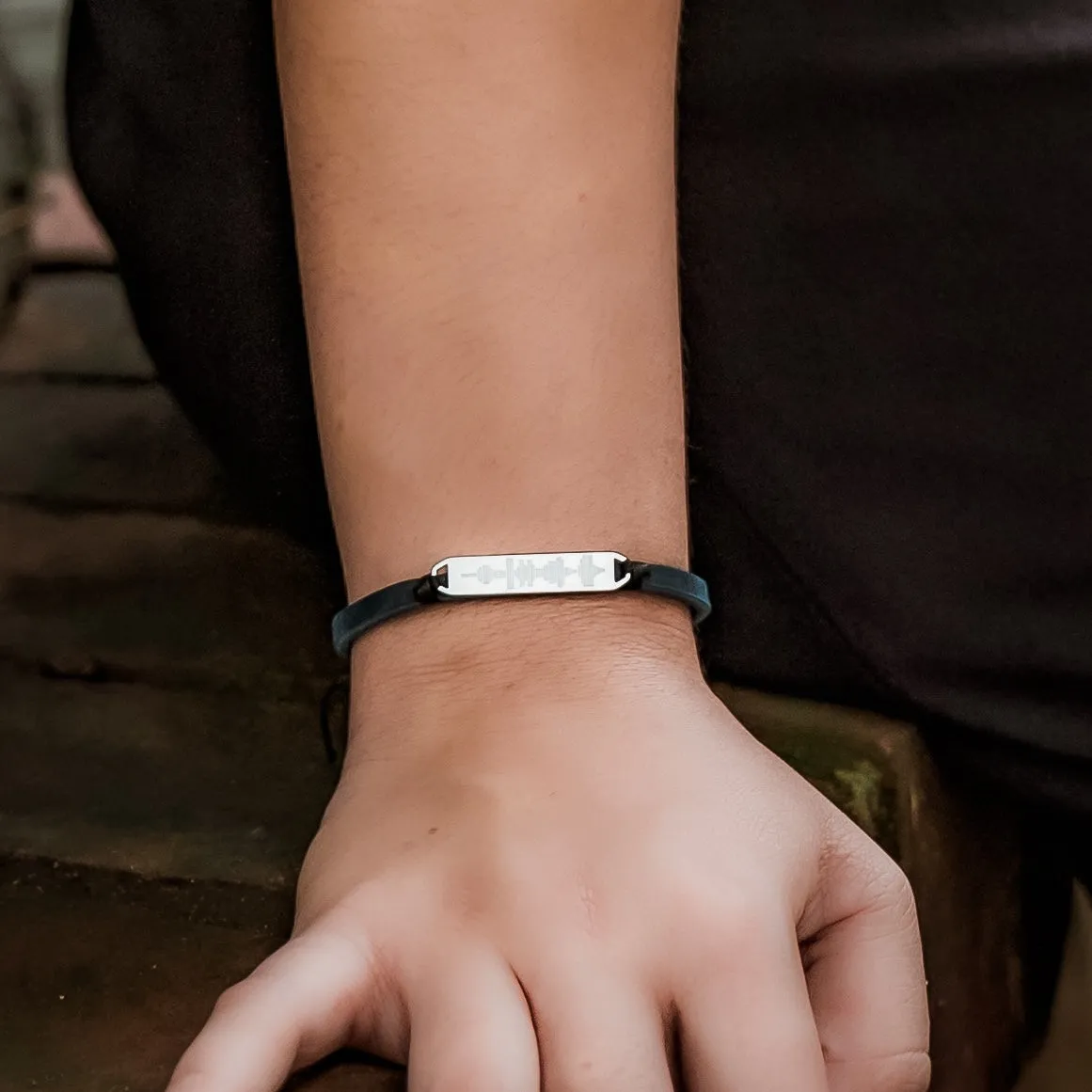 Light Triumphs Over Darkness Bracelet - Unisex