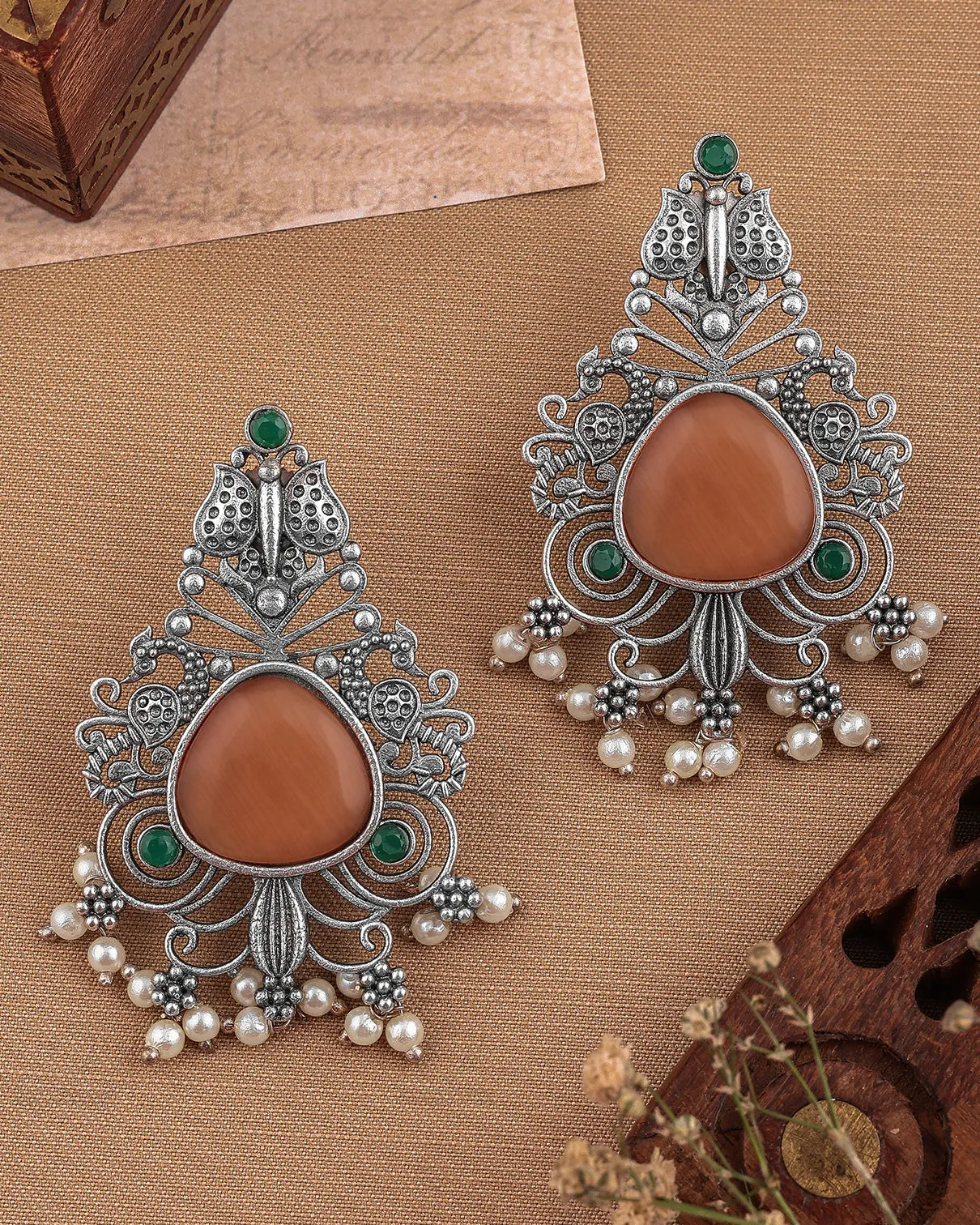 Naisha Dangler Earrings - wxo