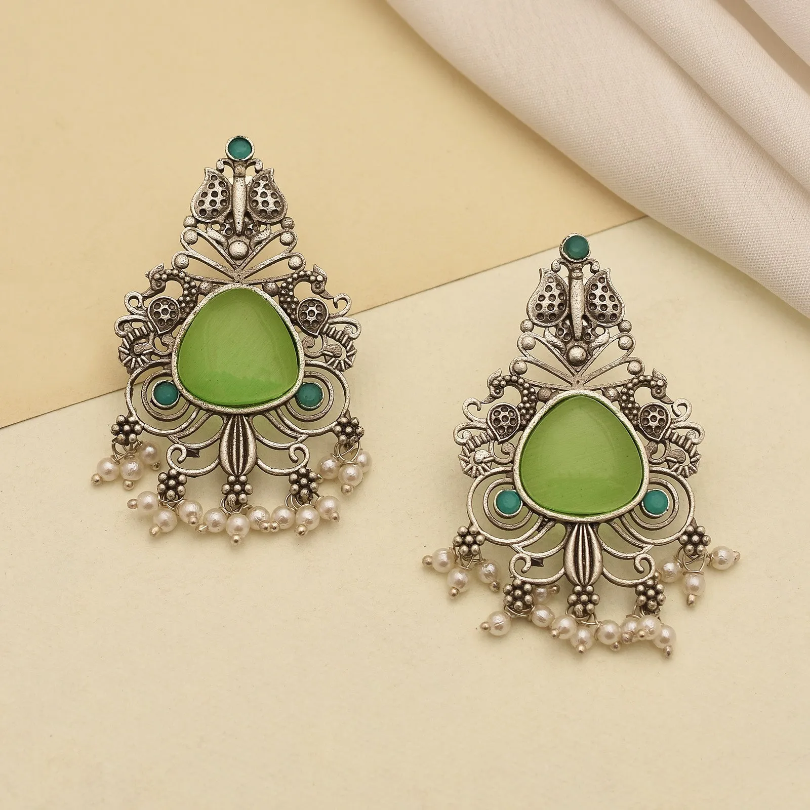 Naisha Dangler Earrings - wxo