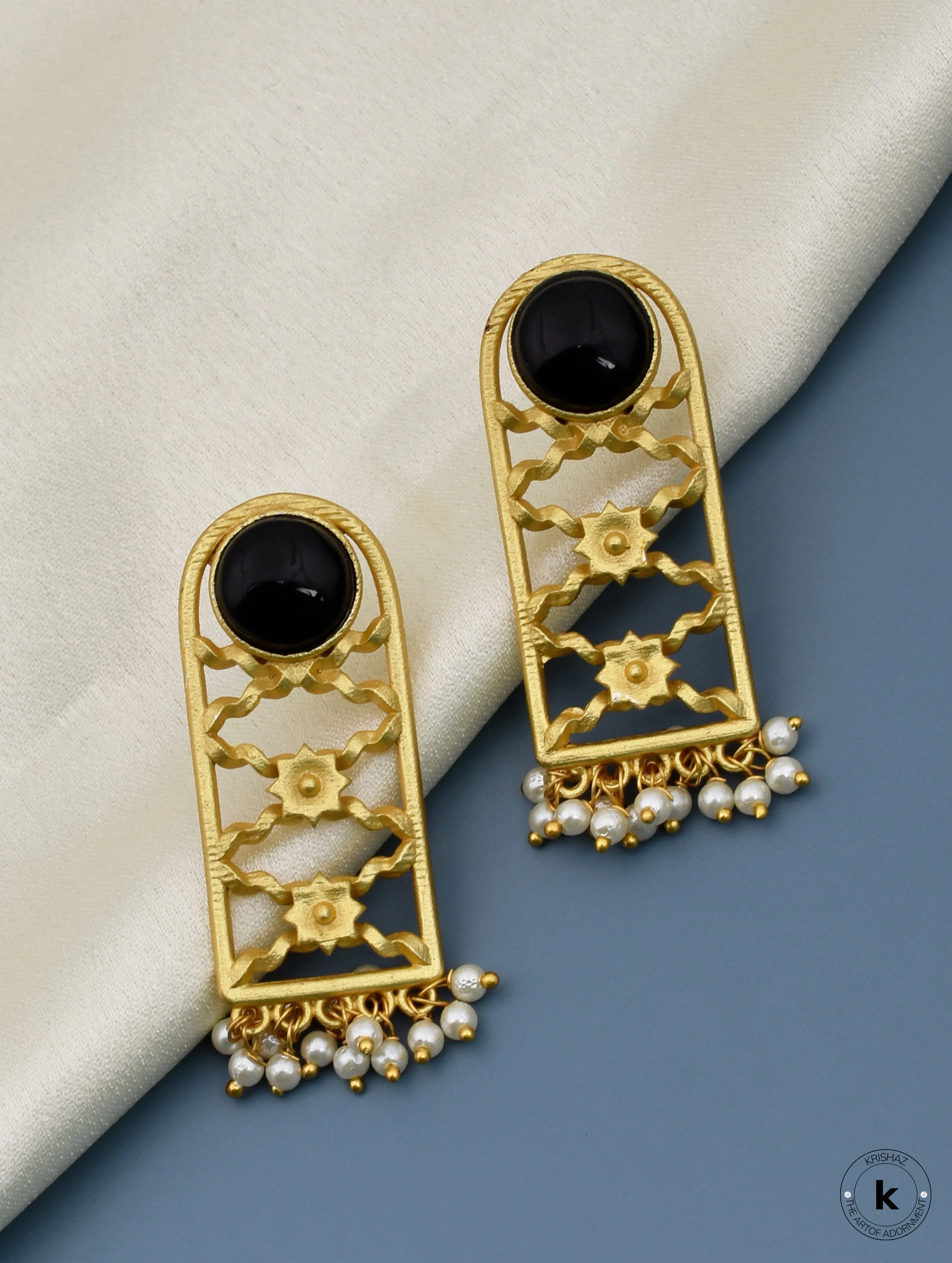 Priyali Matte Gold Stud